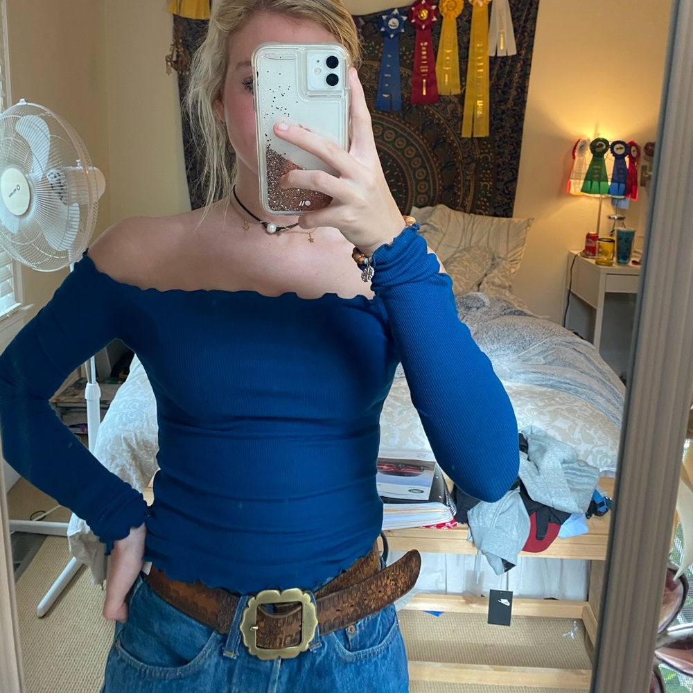 BNWOT Hollister off the shoulder crop long sleeve